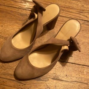 Taupe velour pumps